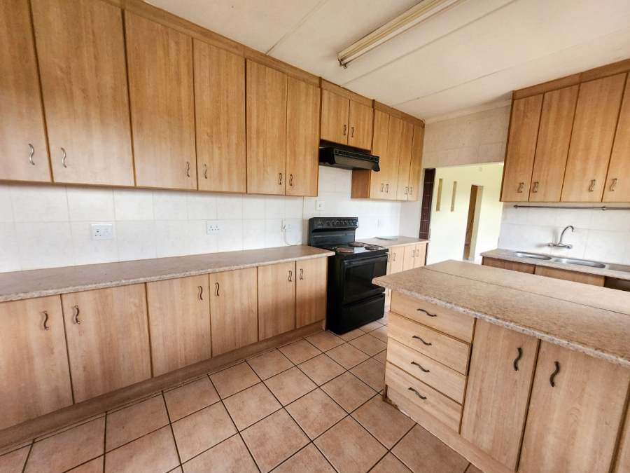 3 Bedroom Property for Sale in Hartbeesfontein North West